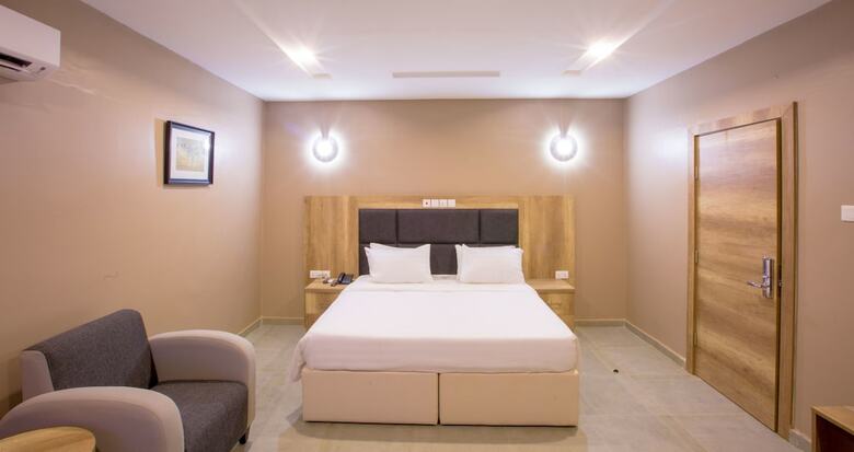 Hotel Ivana Suites