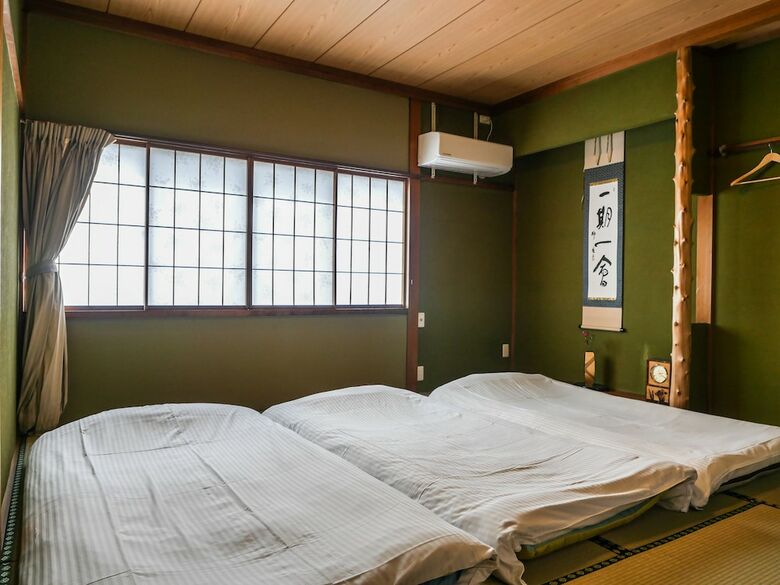 Tomarigi House