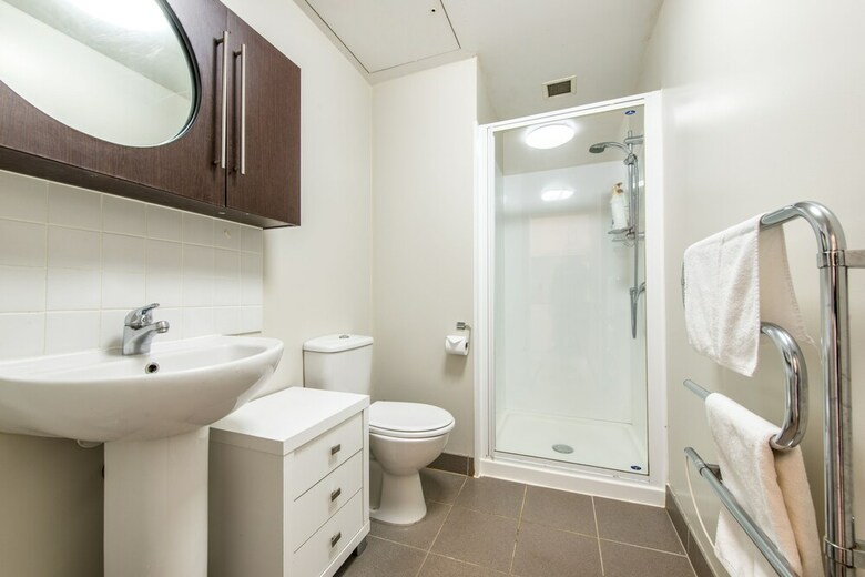 Jht - 1 Brm Apartment, Queen St, Sky Tower View