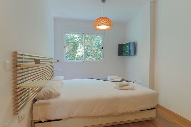 Quiet Apartment In Pedregalejo With Parking