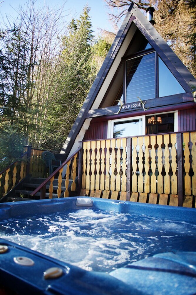 Cabana Wolf Lodge