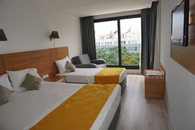 Ramona Hotel