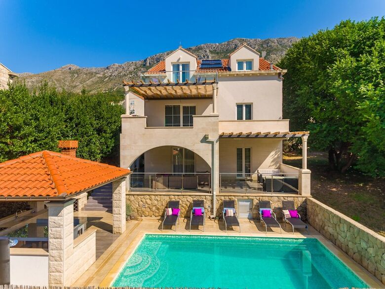 Hedera Estate, Villa Hedera X