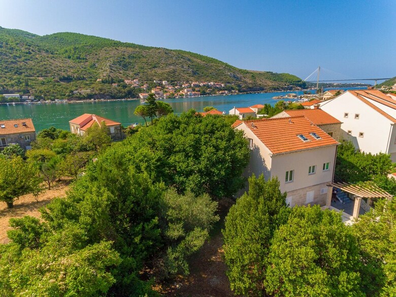 Hedera Estate, Villa Hedera X