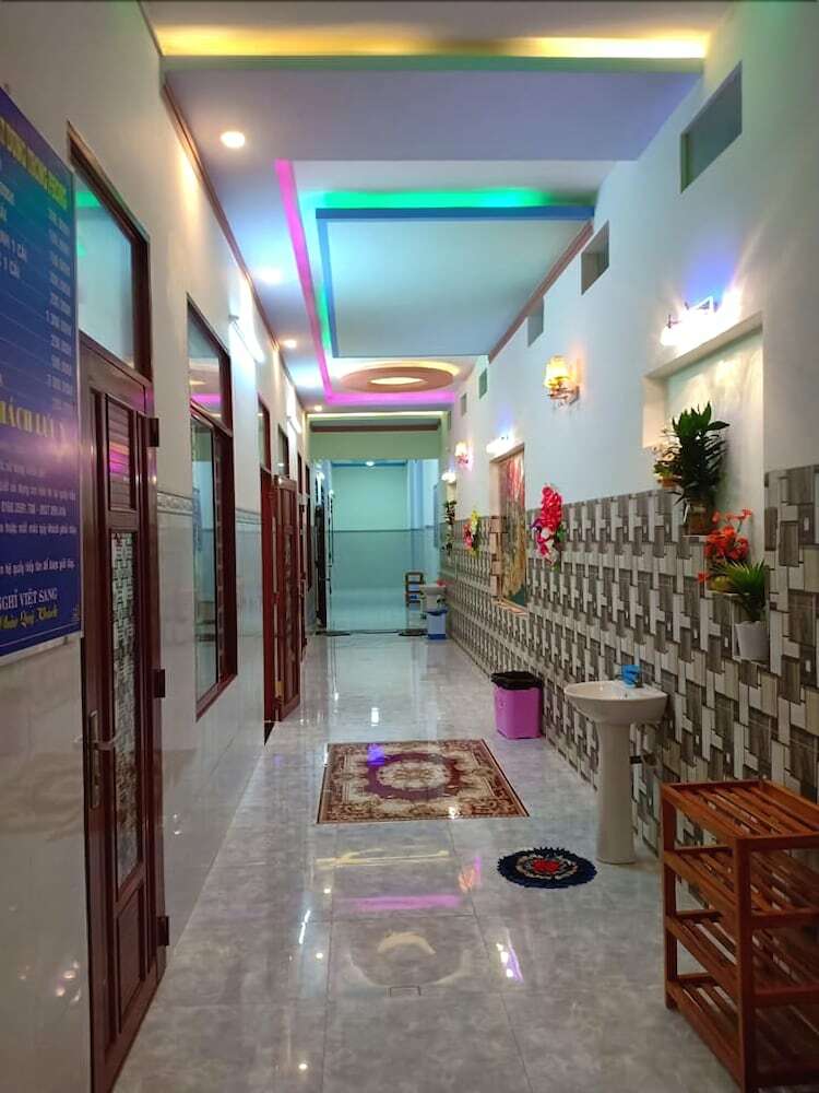 Hotel Nha Nghi Viet Sang