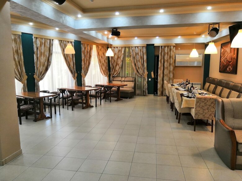 Restaurant And Hotel Complex �corsica�