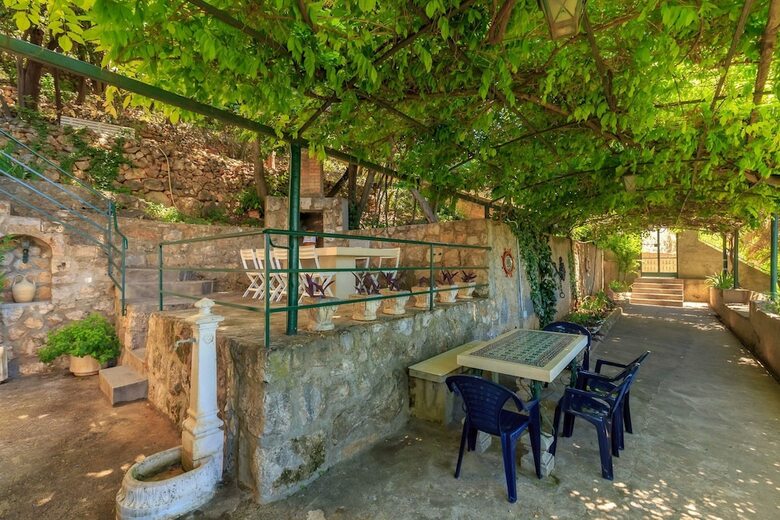 Hedera Estate, Villa Hedera XII