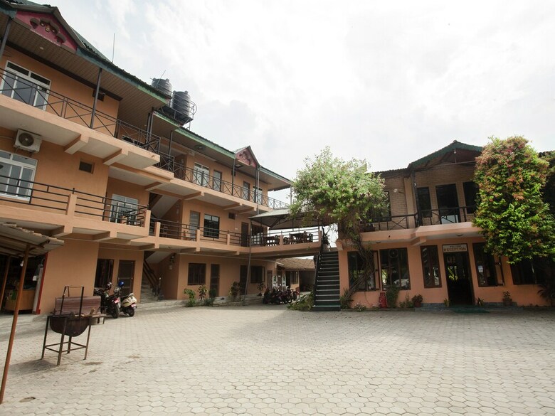 Spot On 486 Hotel Holy Lodge