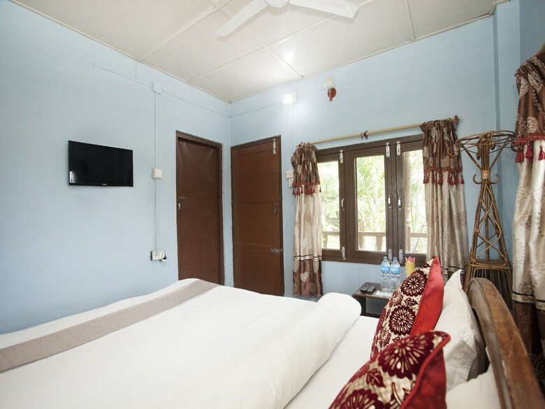 Spot On 486 Hotel Holy Lodge
