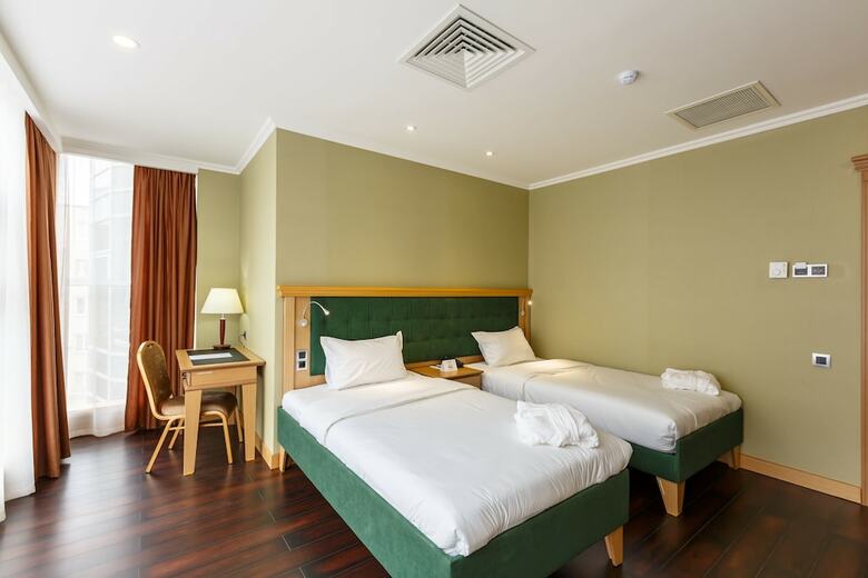 Hotel Shera Park