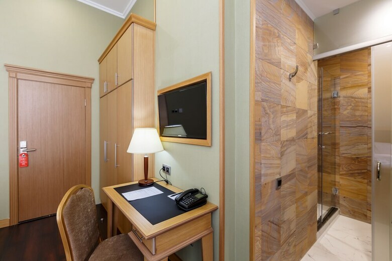 Hotel Shera Park