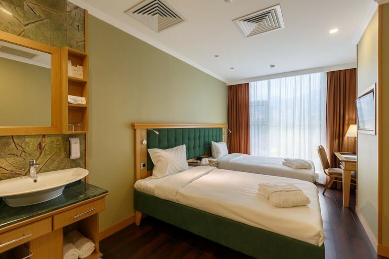 Hotel Shera Park