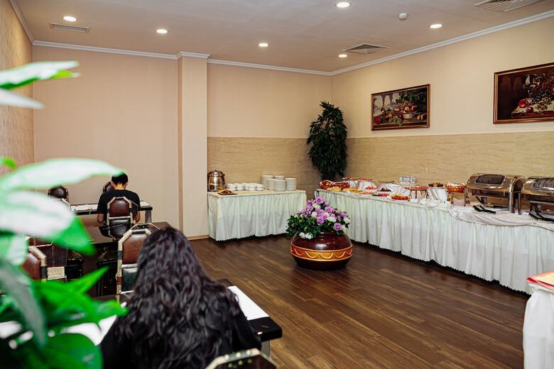Hotel Shera Park
