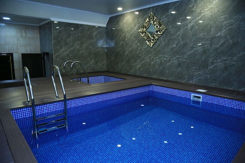 Hotel Shera Park
