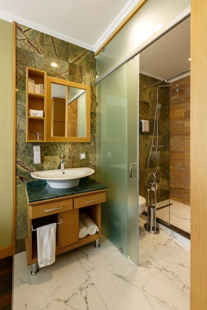 Hotel Shera Park