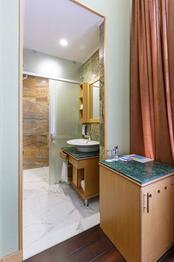 Hotel Shera Park