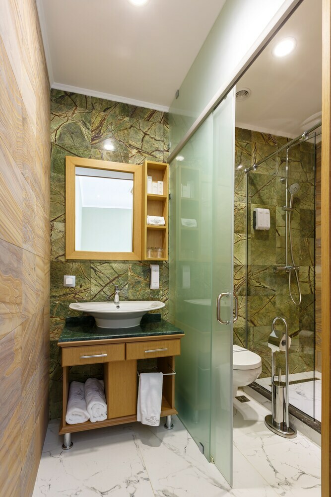 Hotel Shera Park