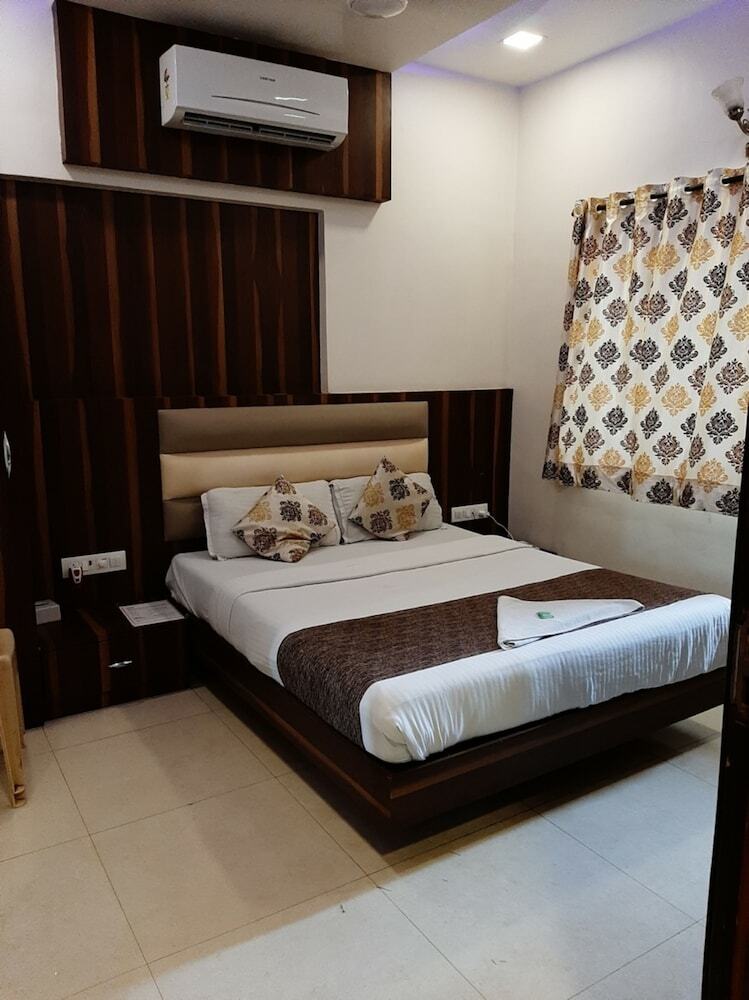 Hotel Golden Palms