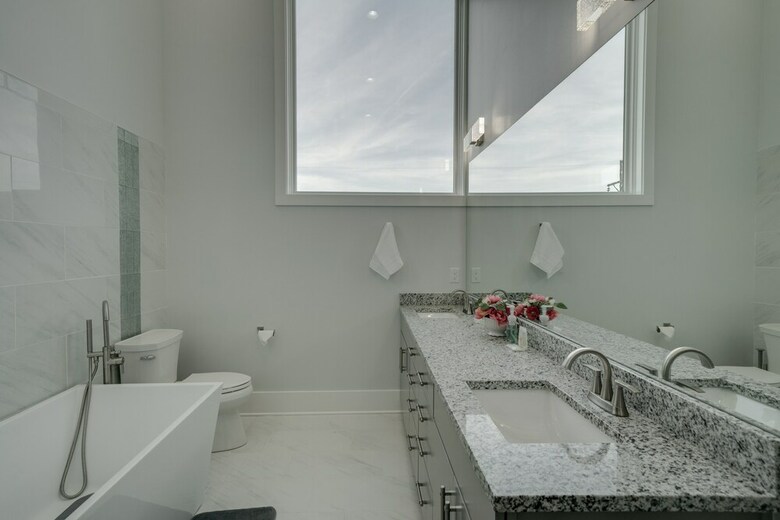 Luxury Unit On 12th South