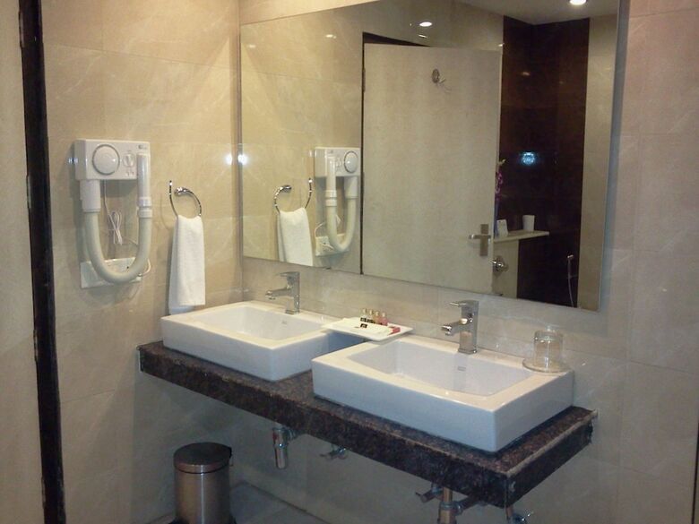 Hotel United-21 Citymark - Gurgaon
