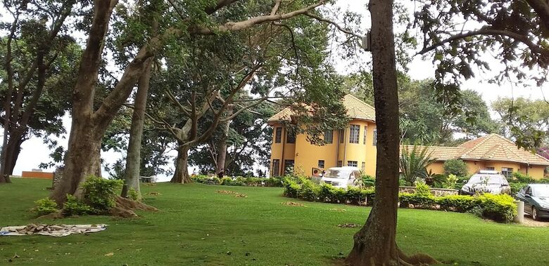 Hotel The Estate Ebwerenga