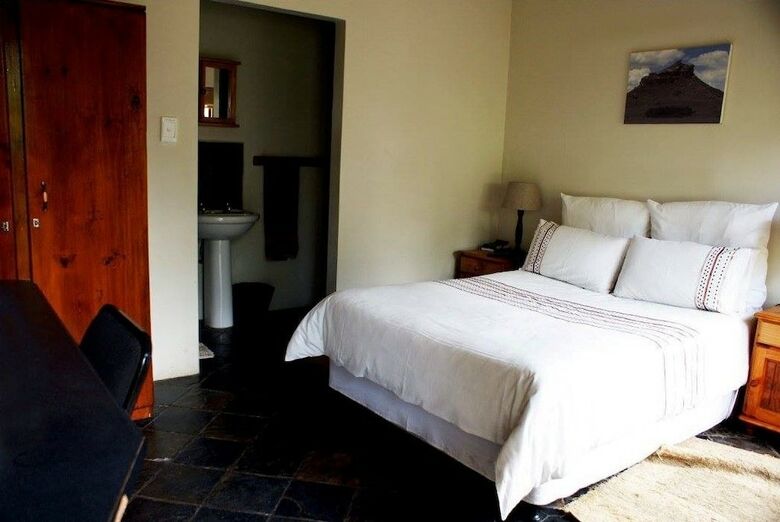 Hotel Shady Pines Guest House