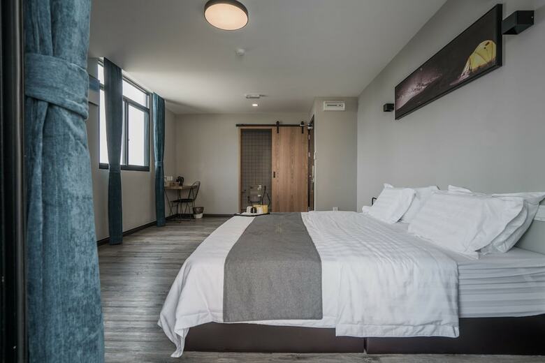 Paly Hotel