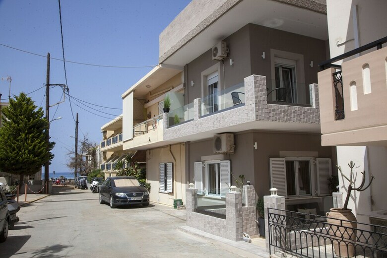 Diogenis Luxury Apartment Sea View