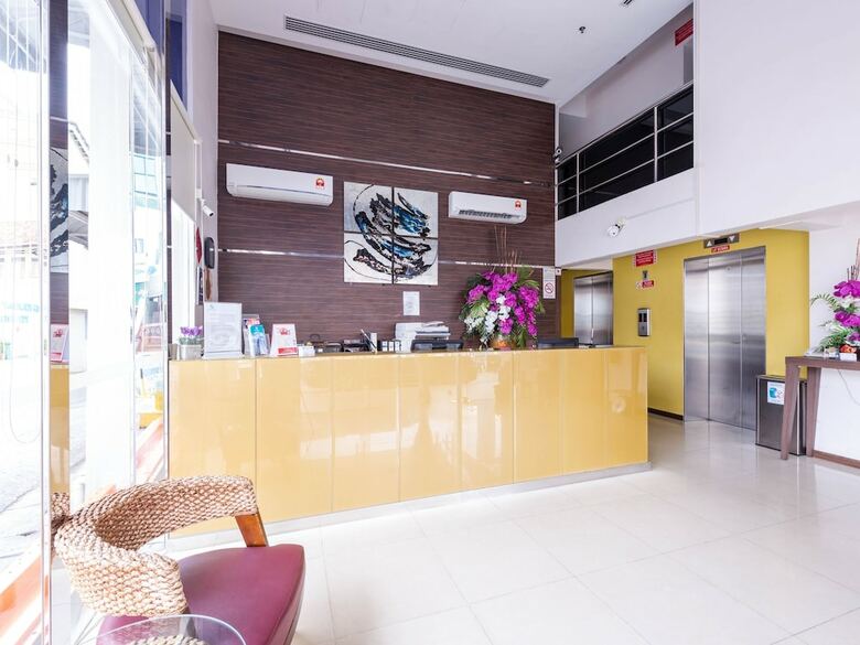 Oyo 89421 Pp Island Hotel