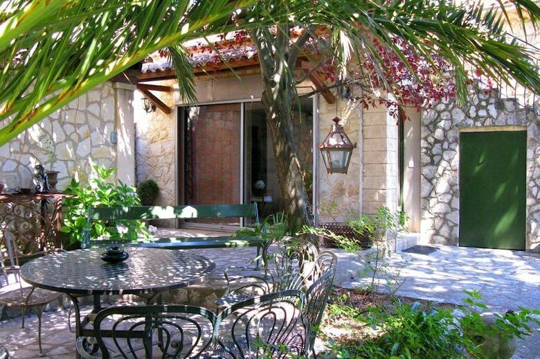 Hotel The Rhone Retreat