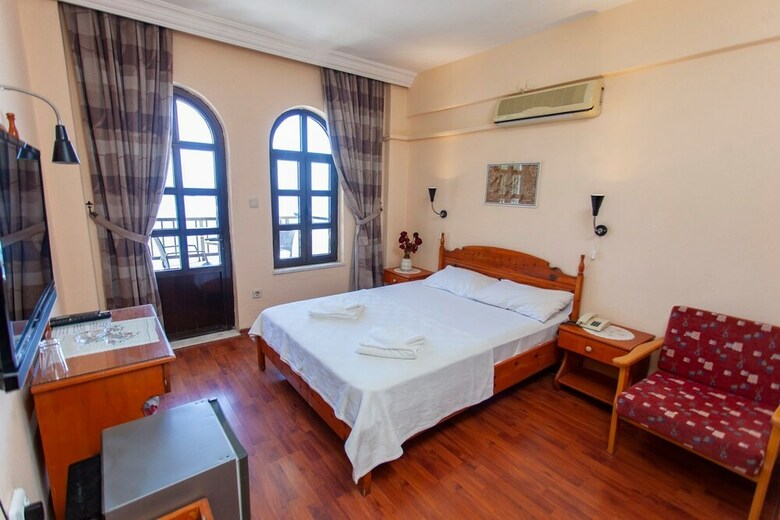 Diplomat Hotel