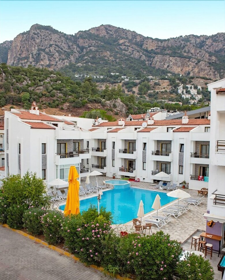 Diplomat Hotel