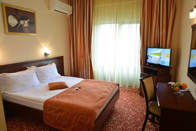 Central Hotel