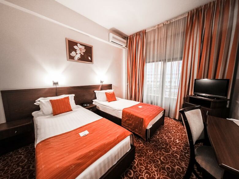 Central Hotel
