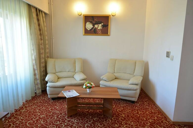 Central Hotel