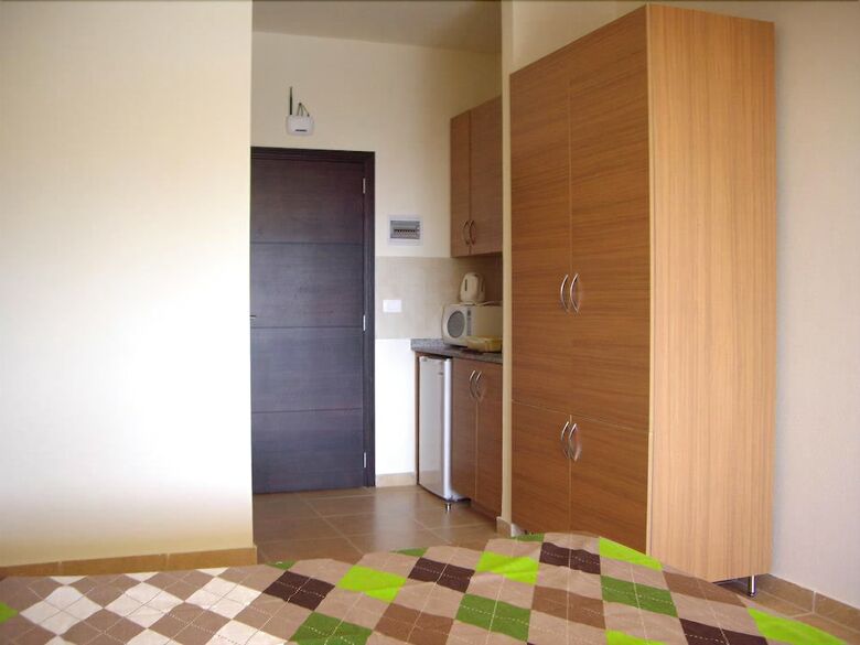 Hostal Majesty Villa Dorms