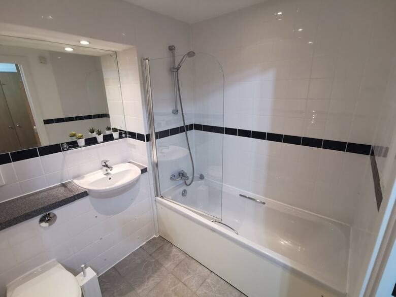 Voyager Apartments Sleeps 6 Parking