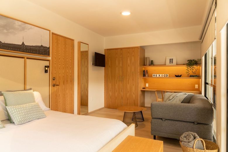 Mi Zona Lodging Wtc