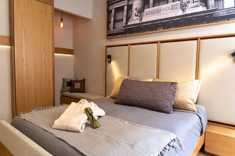 Mi Zona Lodging Wtc