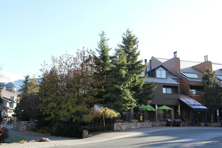Rainbow Suites By Whistler Retreats