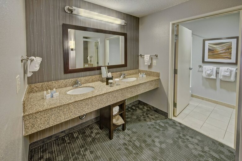 Hotel Courtyard By Marriott Alexandria
