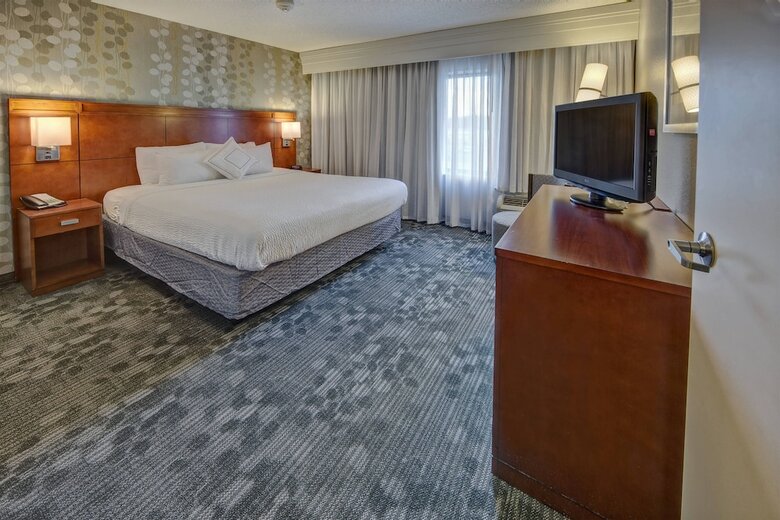 Hotel Courtyard By Marriott Alexandria