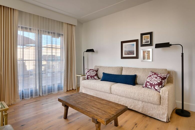 Hotel The Advenire, Autograph Collection