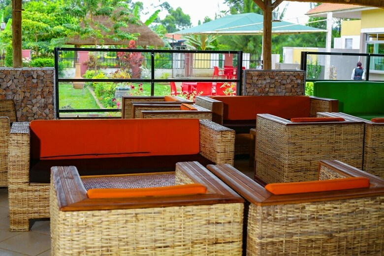 Kakiri Gardens & Hotel
