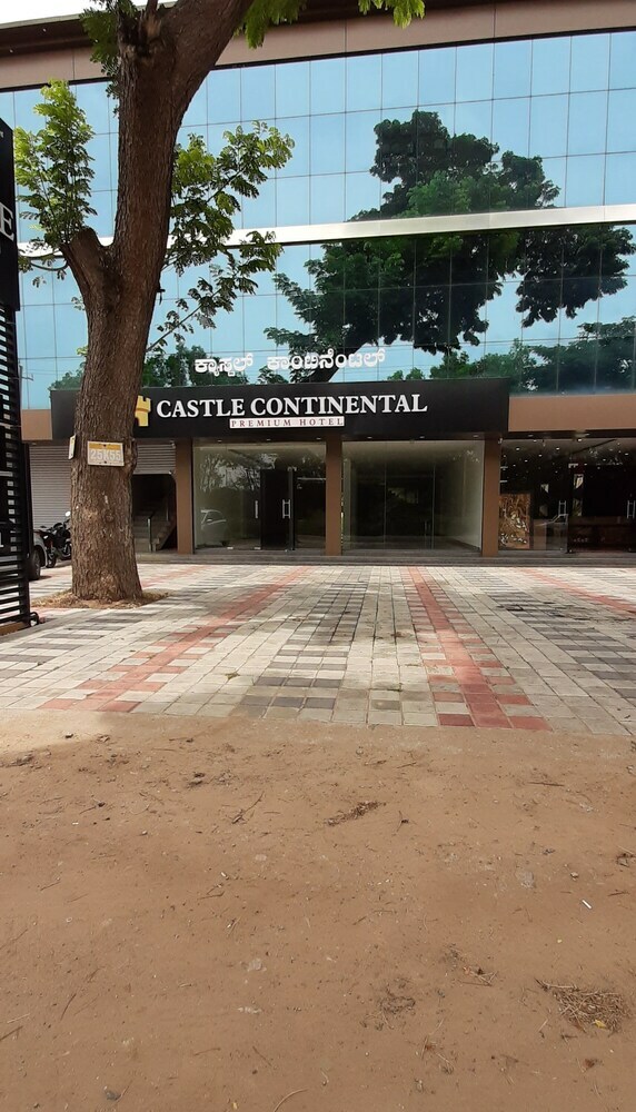 Castle Continental Premium Hotel