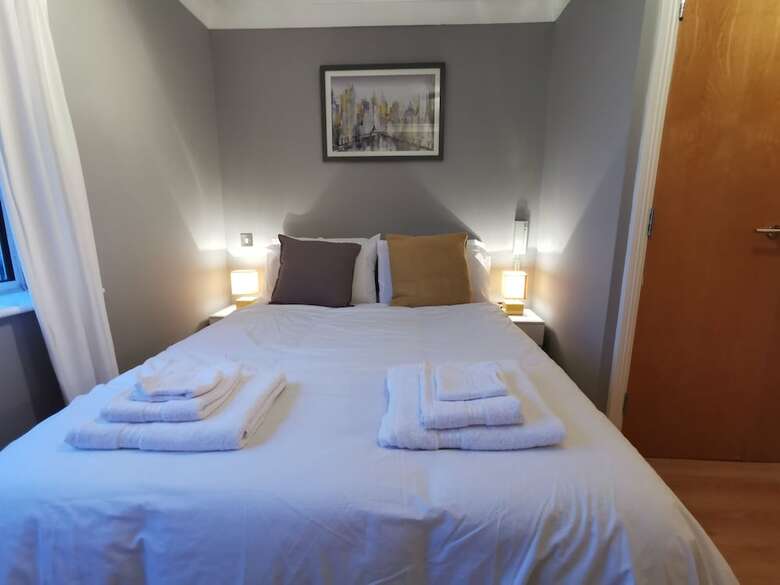 The Qube Apartments Sleeps 6 Parking