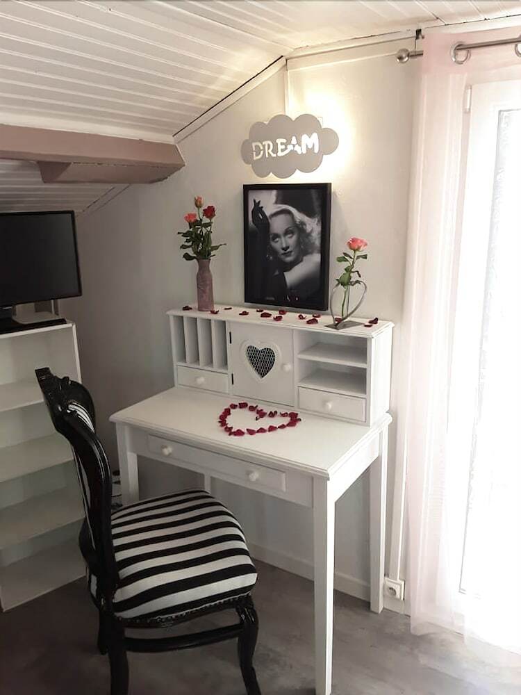 Hotel A La Belle �poque