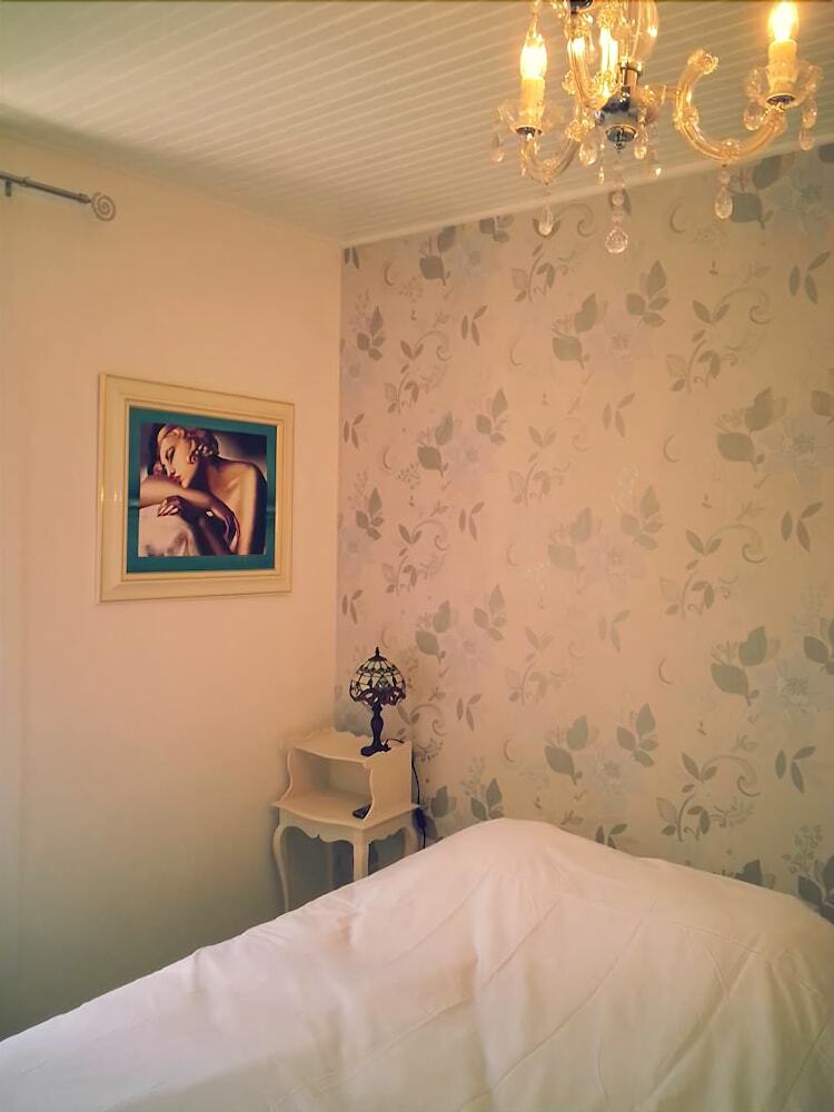 Hotel A La Belle �poque