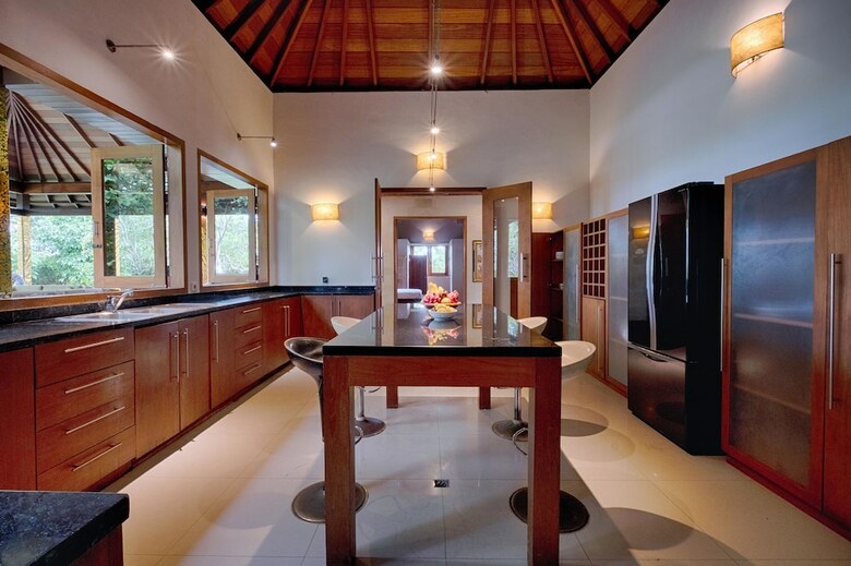 Kutus Kutus Ketewel Villa