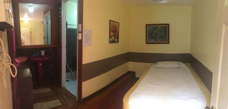 Residencia Katrina Bed & Breakfast